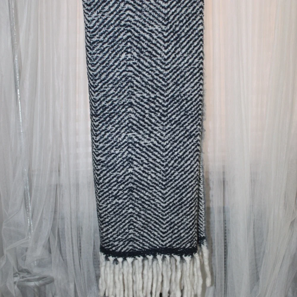 West Elm Brushed Faux Mohair Throw. Sz. 50